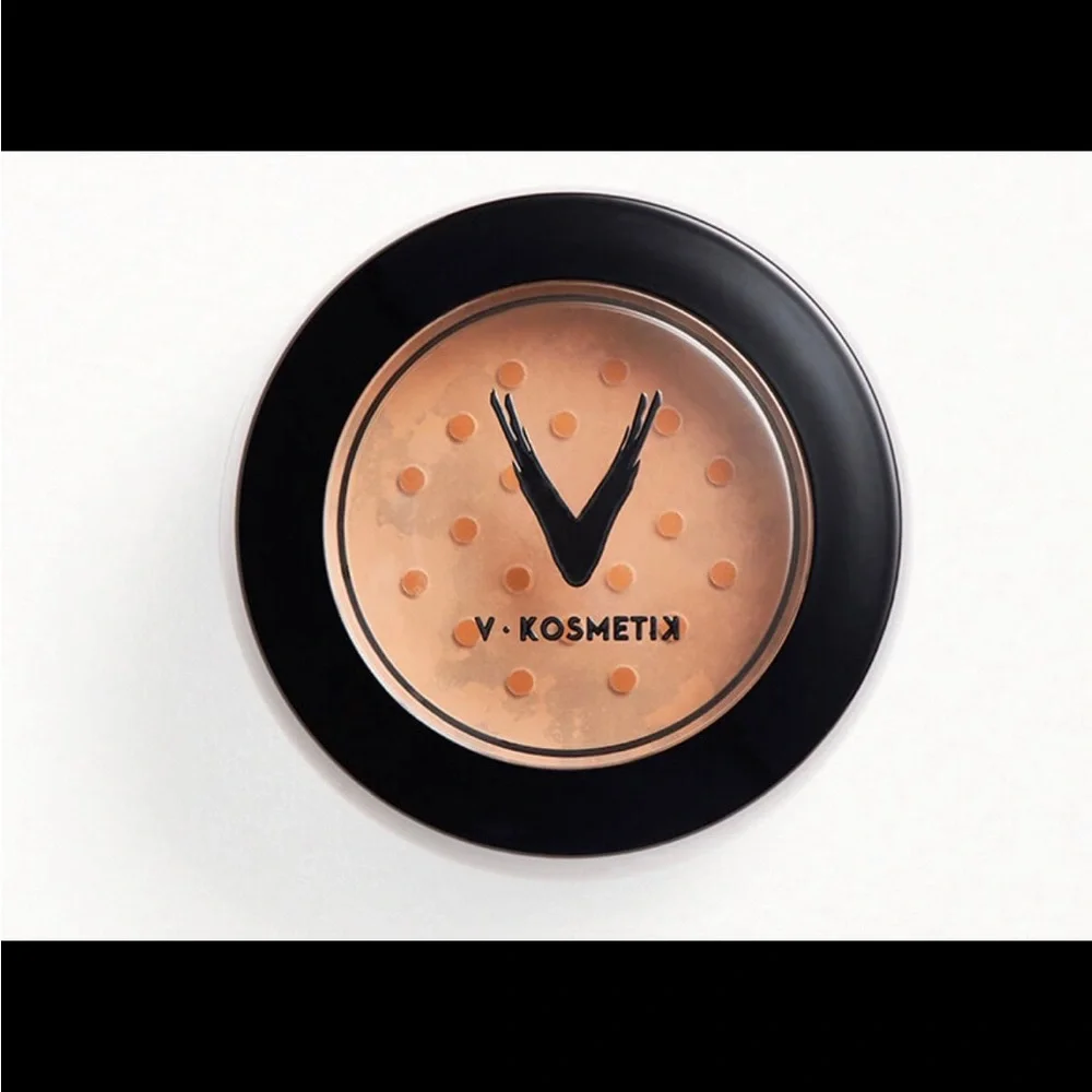 V cosmetics cool neutral powder NEW